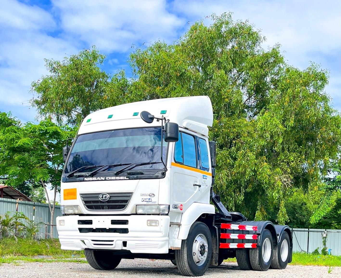 หัวลาก NISSAN UD 330 แรงม้า ปี 2553 หัวลาก NISSAN UD 330 แรงม้า ปี 2553