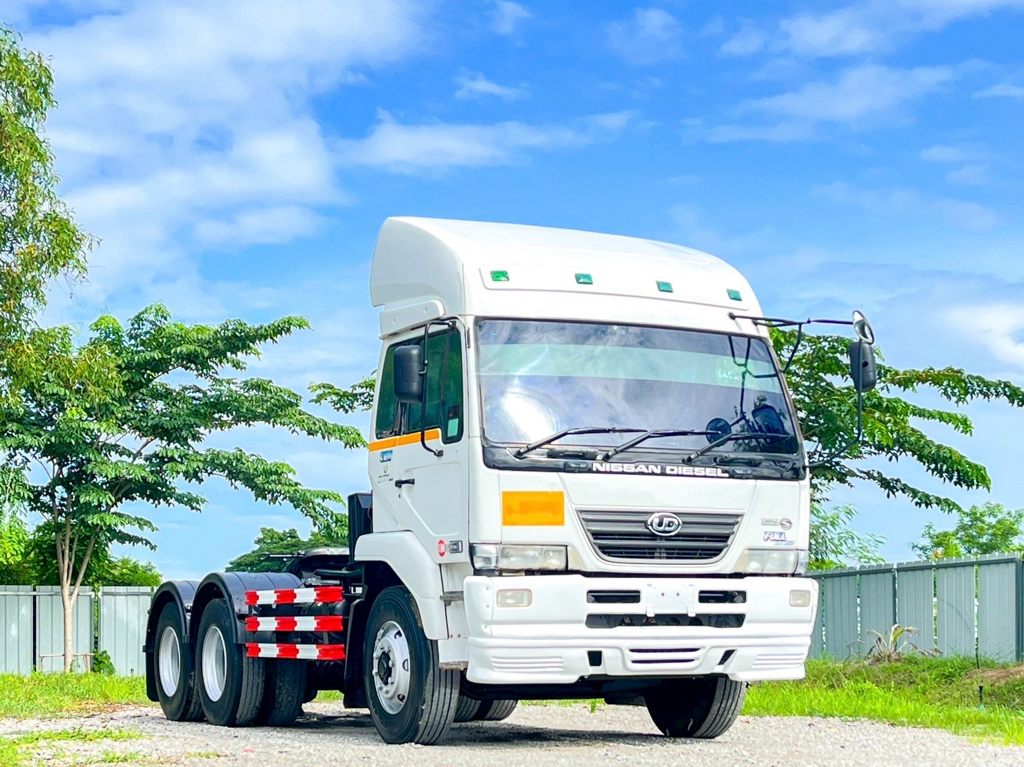 หัวลาก NISSAN UD 330 แรงม้า ปี 2553