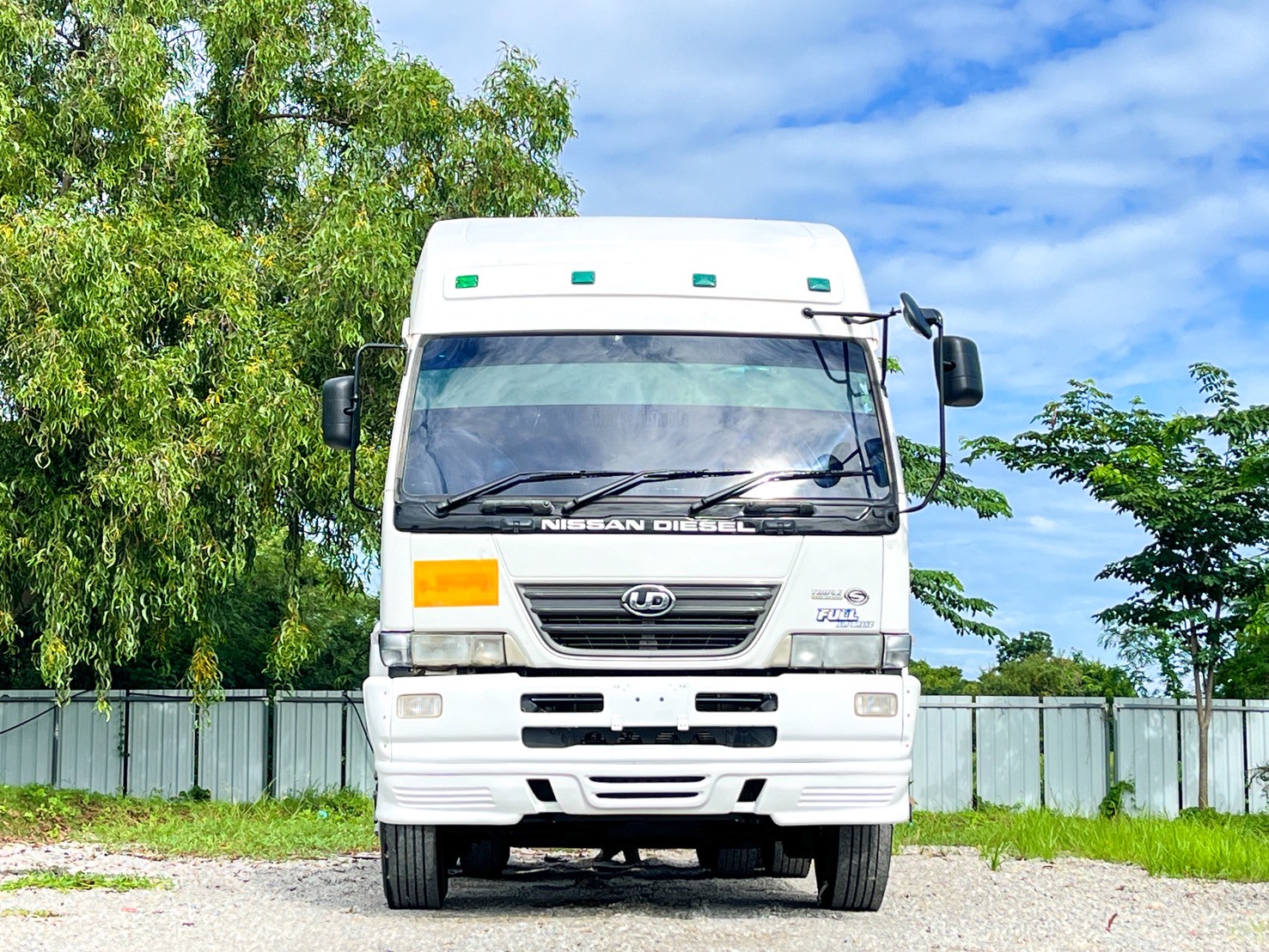 หัวลาก NISSAN UD 330 แรงม้า ปี 2553 หัวลาก NISSAN UD 330 แรงม้า ปี 2553