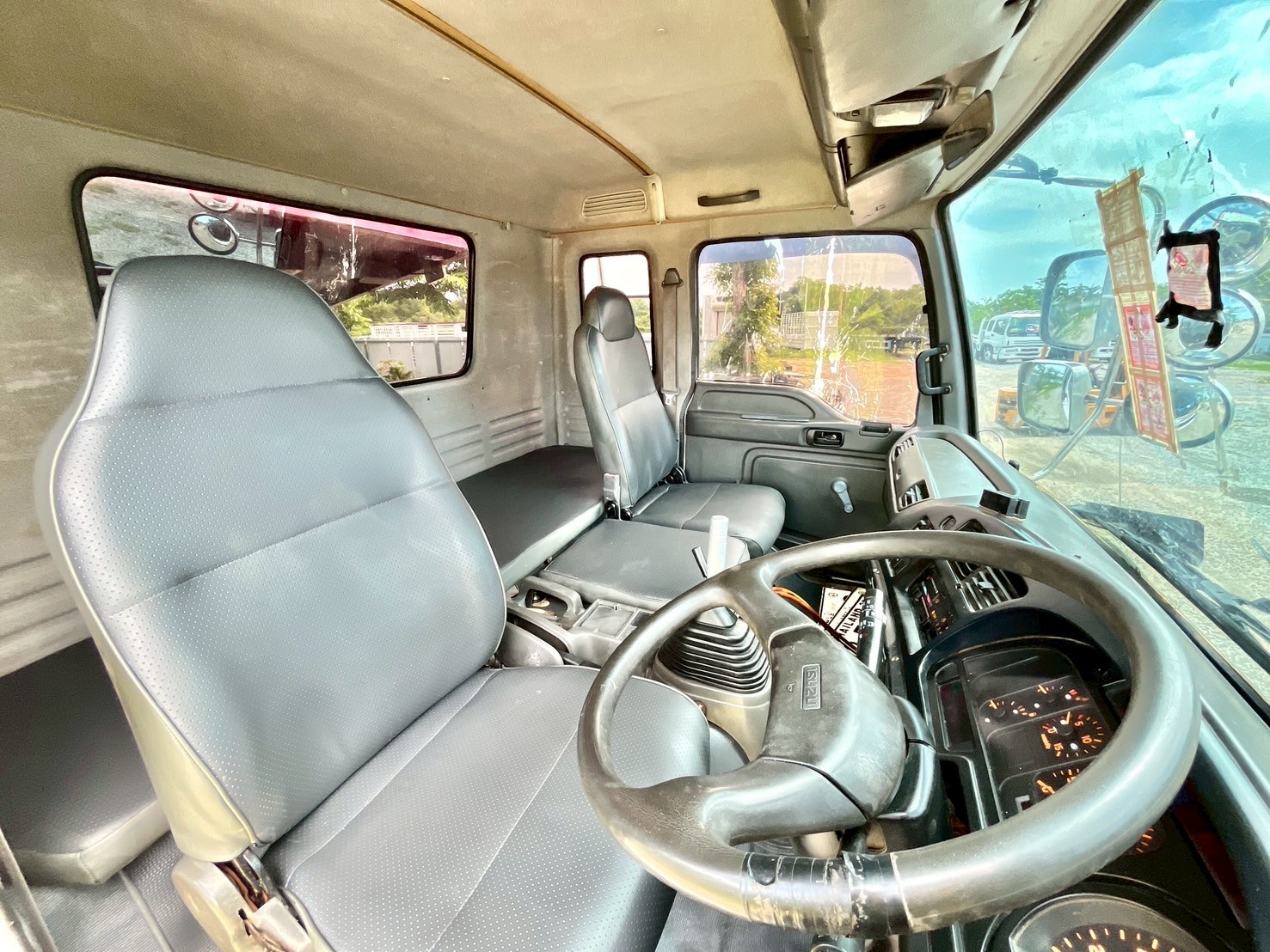 พ่วงคอกเกษตร กระบะสามมิตร ISUZU FXZ 270 แรงม้า ปี 2548 พ่วงคอกเกษตร กระบะสามมิตร ISUZU FXZ 270 แรงม้า ปี 2548