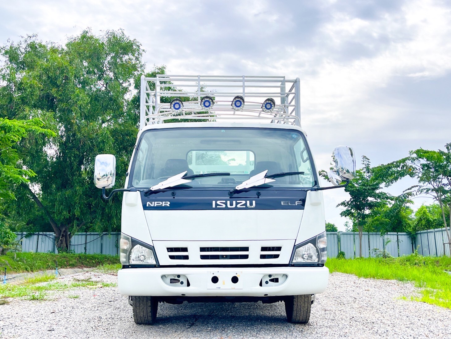 6ล้อคอก ISUZU NPR 130 แรงม้า ปี 2555