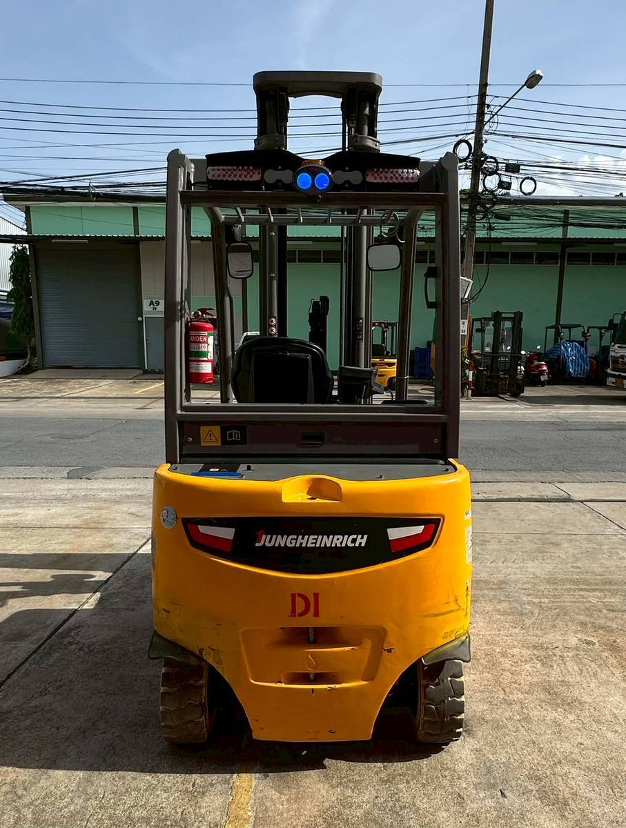 164 รถไฟฟ้านั่งขับ Jungheinrich EFG425k