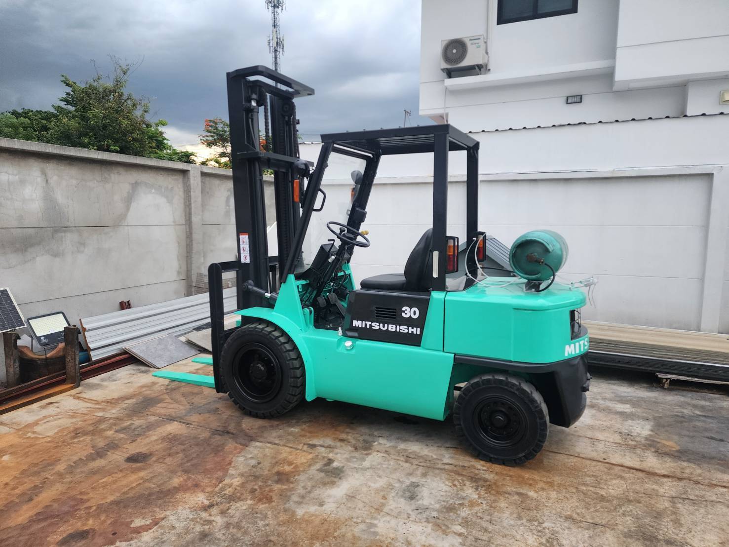 225 รถยกมิตซูบิซิ FG30-F13C