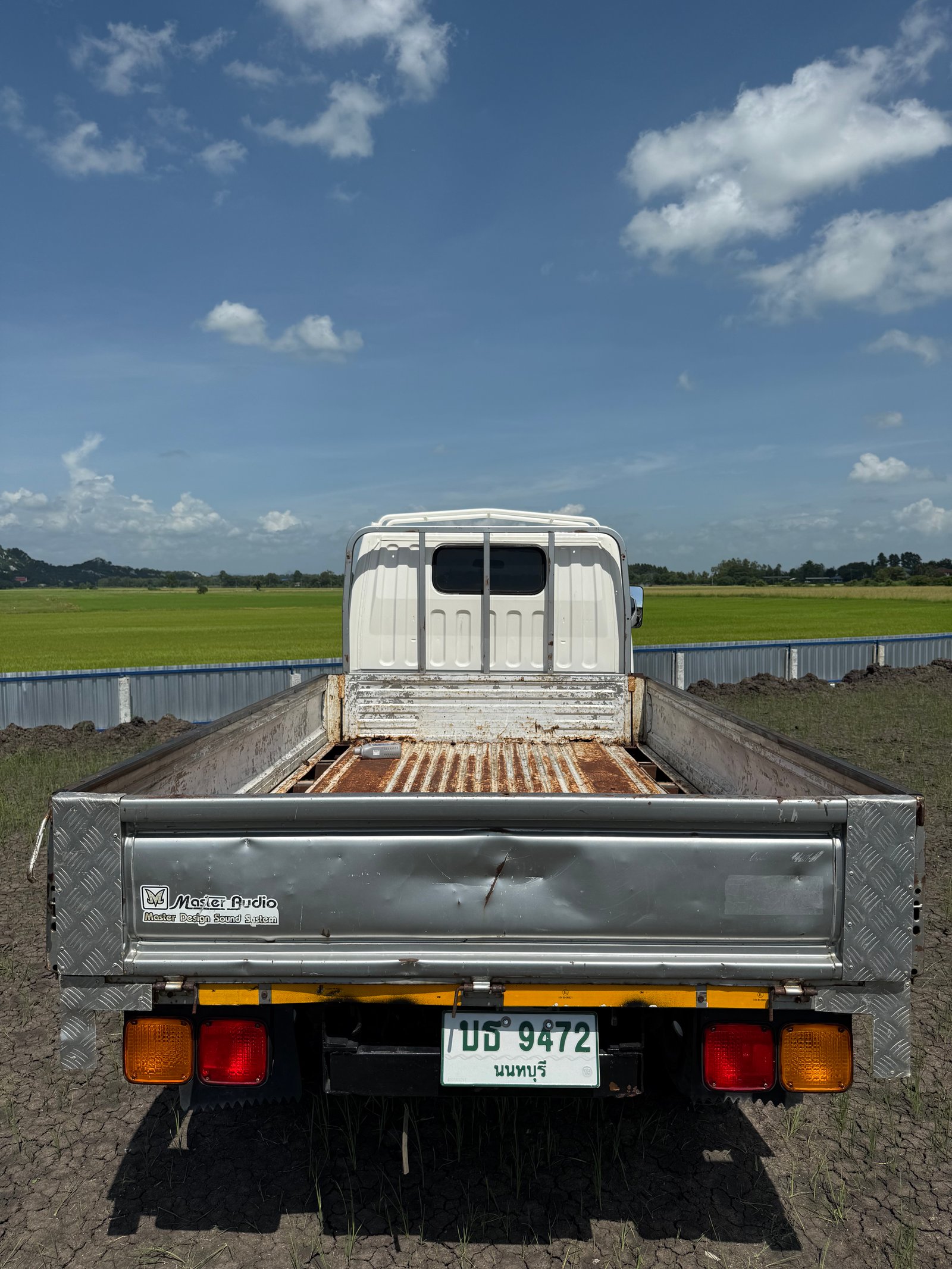 Mitsubishi Canter รถกระบะบรรทุก 4 ล้อ พร้อมใช้ ต่อลองราคาได้ Mitsubishi Canter รถกระบะบรรทุก 4 ล้อ พร้อมใช้ ต่อลองราคาได้