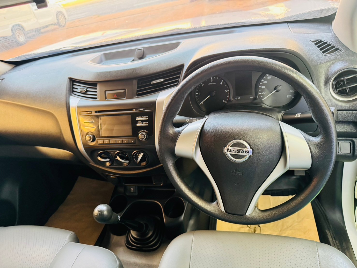ตู้แห้ง + เสริมแหนบแล้ว #NISSAN NP300 2.5 SL ตอนเดียว ปี 2019