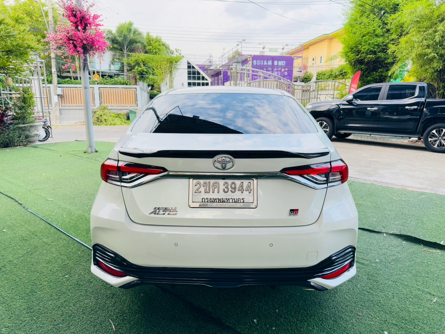 TOYOTA ALTIS 1.8 GR SPORT ปี 2021 ติดแก็ส LPG ชุดแต่งรอบคัน TOYOTA ALTIS 1.8 GR SPORT ปี 2021 ติดแก็ส LPG ชุดแต่งรอบคัน