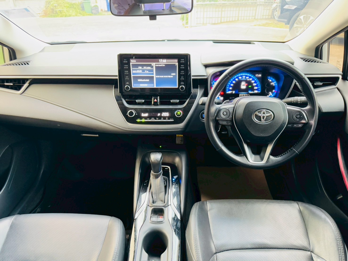 TOYOTA ALTIS 1.8 GR SPORT ปี 2021 ติดแก็ส LPG ชุดแต่งรอบคัน