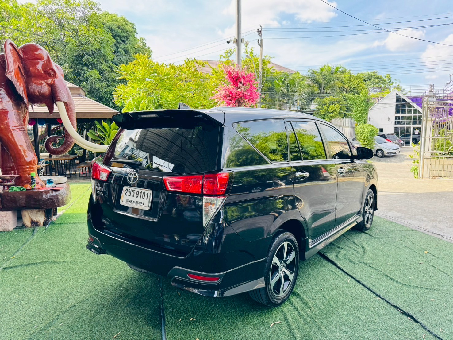 ออกรถ 0 บาท #TOYOTA INNOVA CRYSTA 2.8 Premium ปี 2022