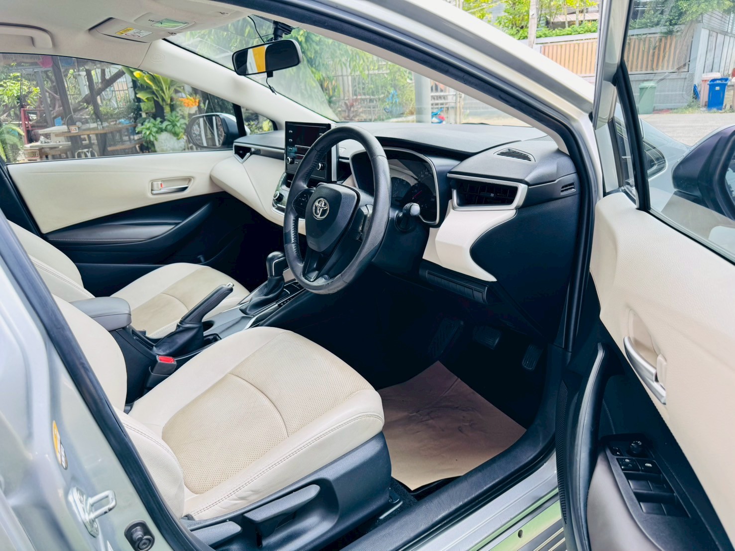 ☑️ไม่ต้องใช้เงินออกรถซักบาท #TOYOTA ALTIS 1.6 G ปี 2019
