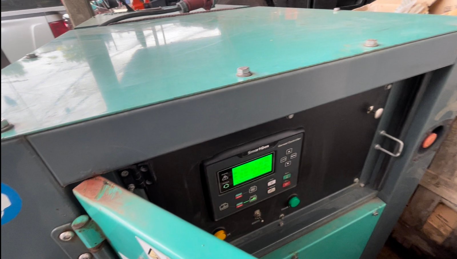 เครื่องปั่นไฟ ASHITA
รุ่น ZH4,100 ZDเครื่องดีเซล 100
41.2 KVA
380 กิโล
1,500 รอบ