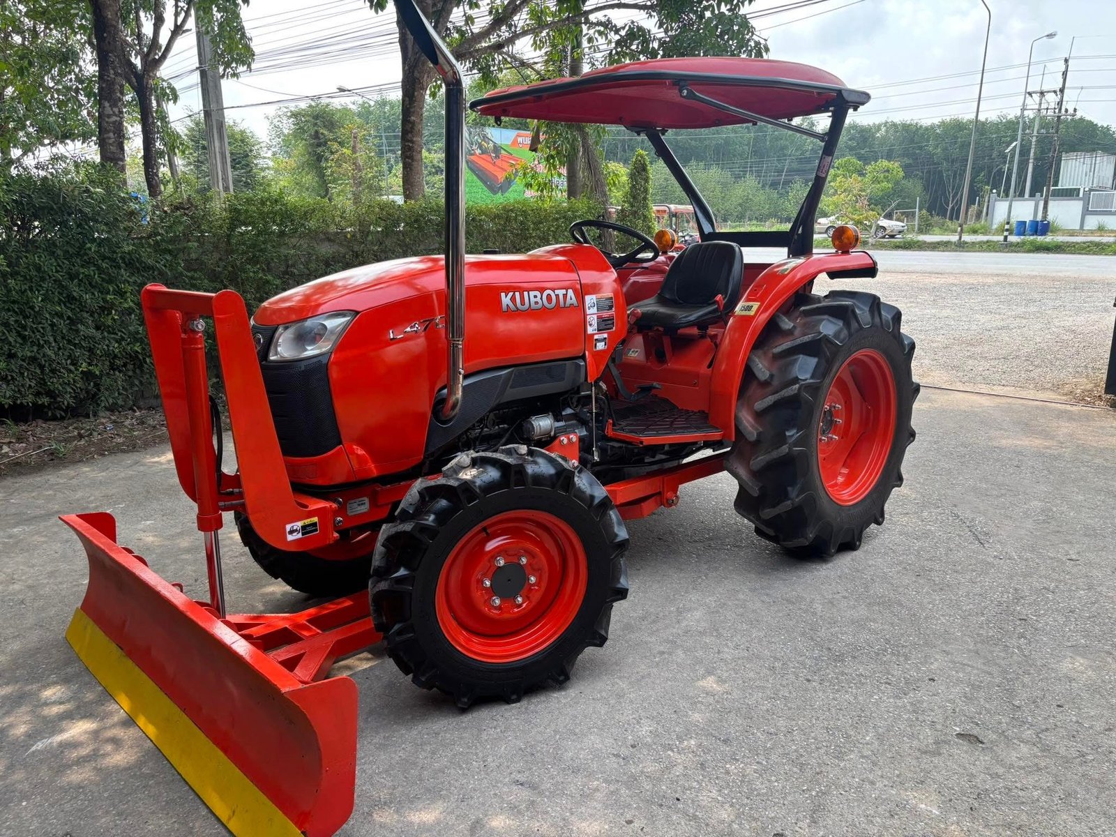 Kubota #L4708(4WD) ใบดัน ผานพรวน ปี54 Kubota #L4708(4WD) ใบดัน ผานพรวน ปี54
