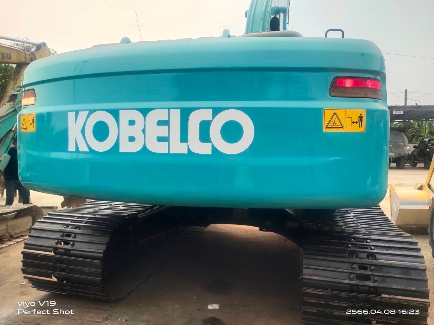 KOBELCO YQ11 210LC แท้ 
ทำงาน12000 ซม บูมยาว16เมตร