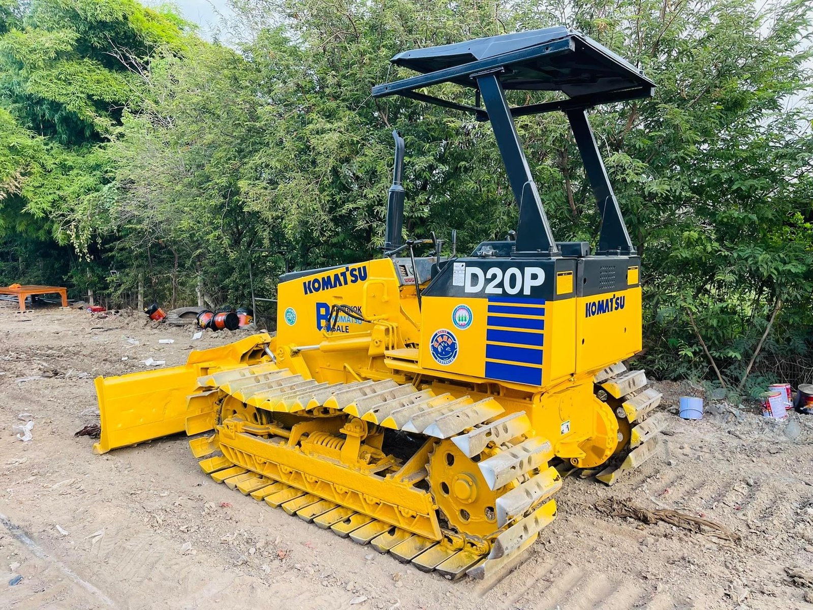 รถแทรกเตอร์ D20D-7 ใบมีดสไลล 6ทิศทาง รถแทรกเตอร์ D20D-7 ใบมีดสไลล 6ทิศทาง