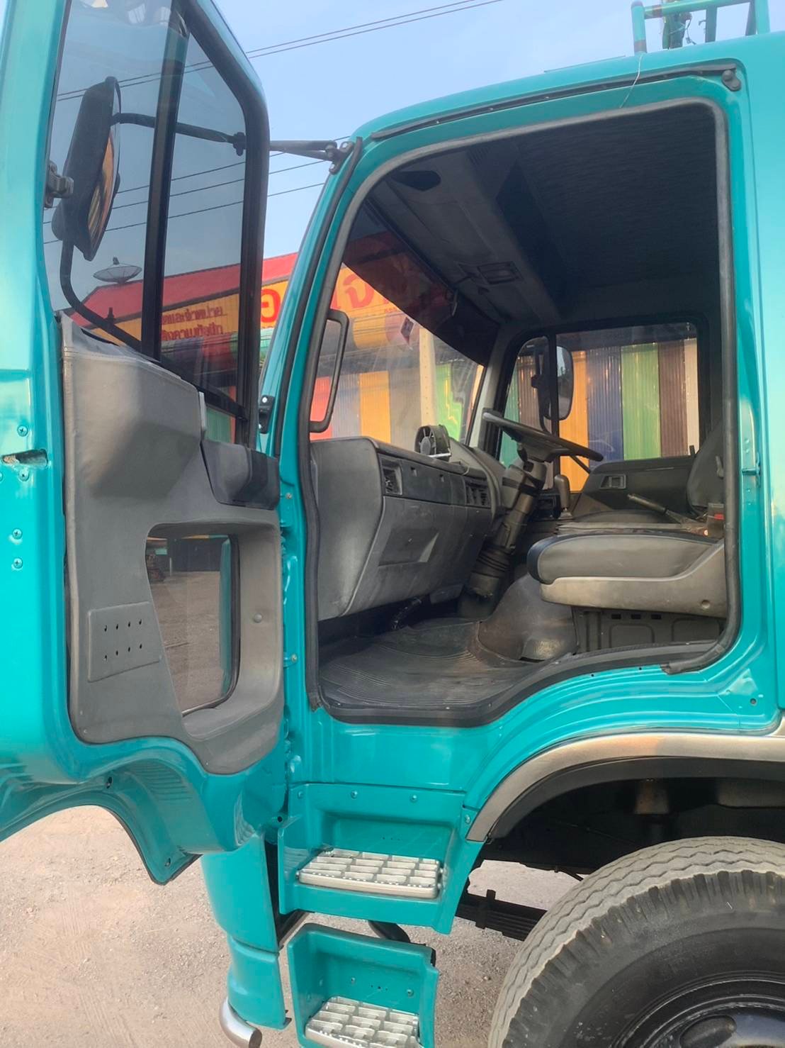 HINO3H 195แรงปี37 กระบะท้ายลาด