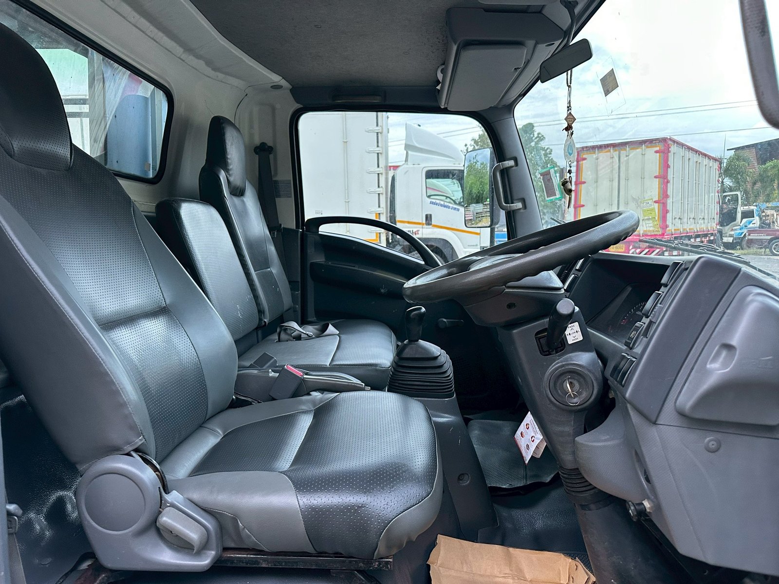 ISUZU NPR 150 ปี54 ยาว5เมตร กระบะรถโดยสาร ISUZU NPR 150 ปี54 ยาว5เมตร กระบะรถโดยสาร