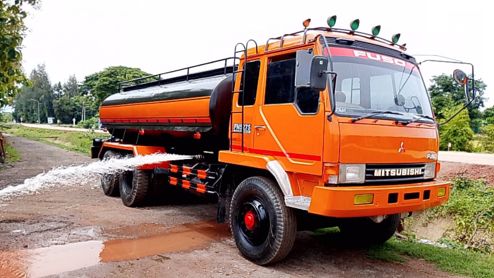 Mitsubishi Fuso 2เพลา ปี46 รถบรรทุกน้ำ15,000ลิตร Mitsubishi Fuso 2เพลา ปี46 รถบรรทุกน้ำ15,000ลิตร