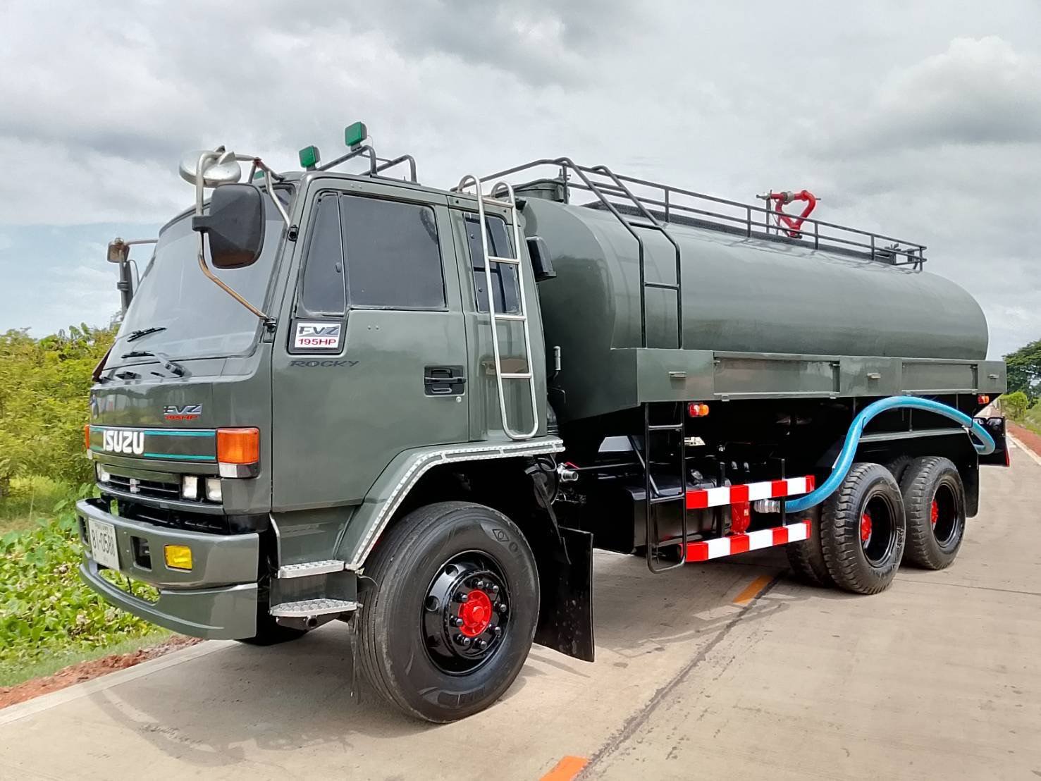 ISUZU FXZ230แรง 2เพลา รถบรรทุกน้ำ17,000ลิตร ปี38