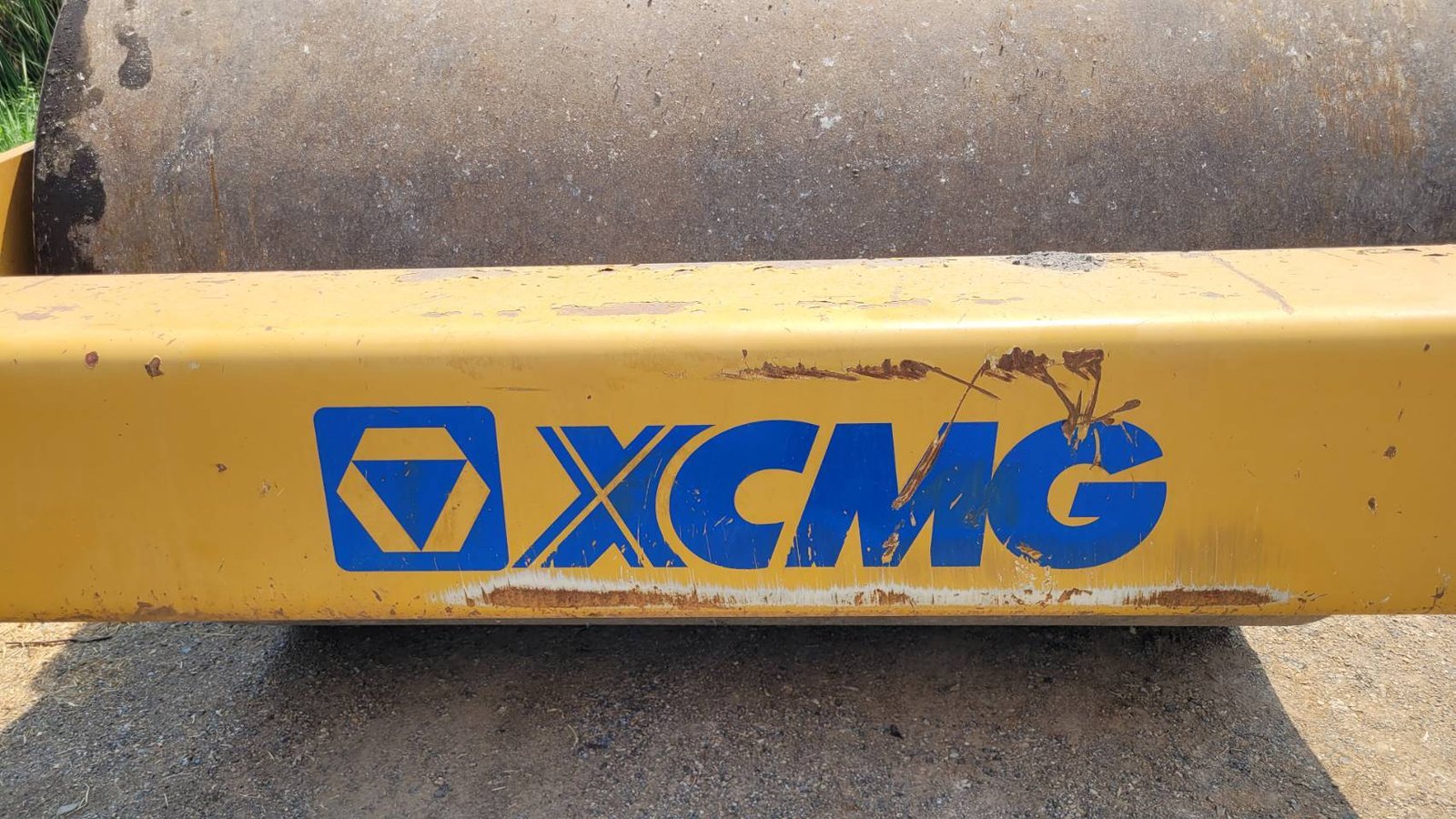 XCMG XS123PD รถบดล้อเรียบ หัวเก๋งตู้แอร์