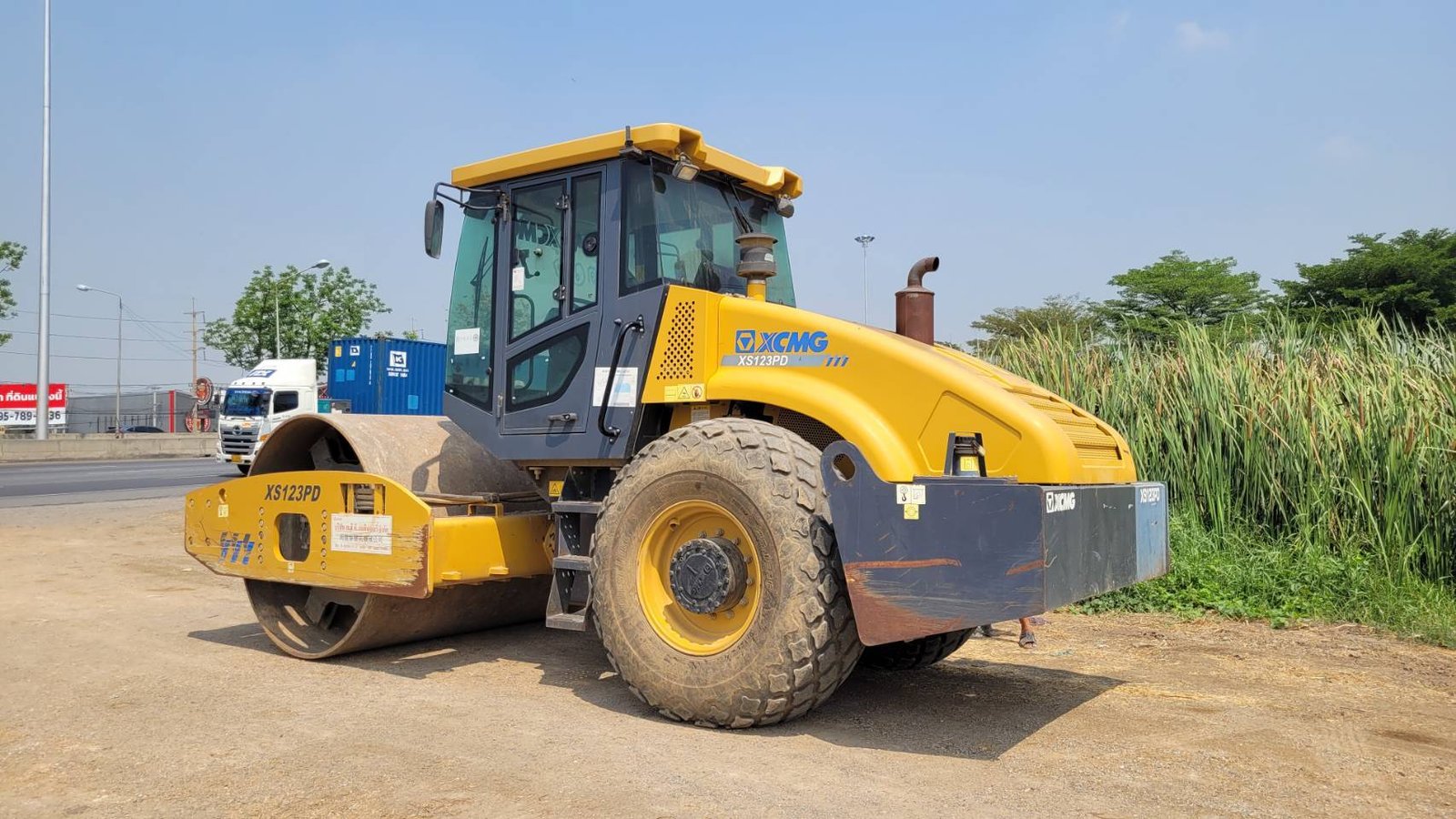 XCMG XS123PD รถบดล้อเรียบ หัวเก๋งตู้แอร์ XCMG XS123PD รถบดล้อเรียบ หัวเก๋งตู้แอร์