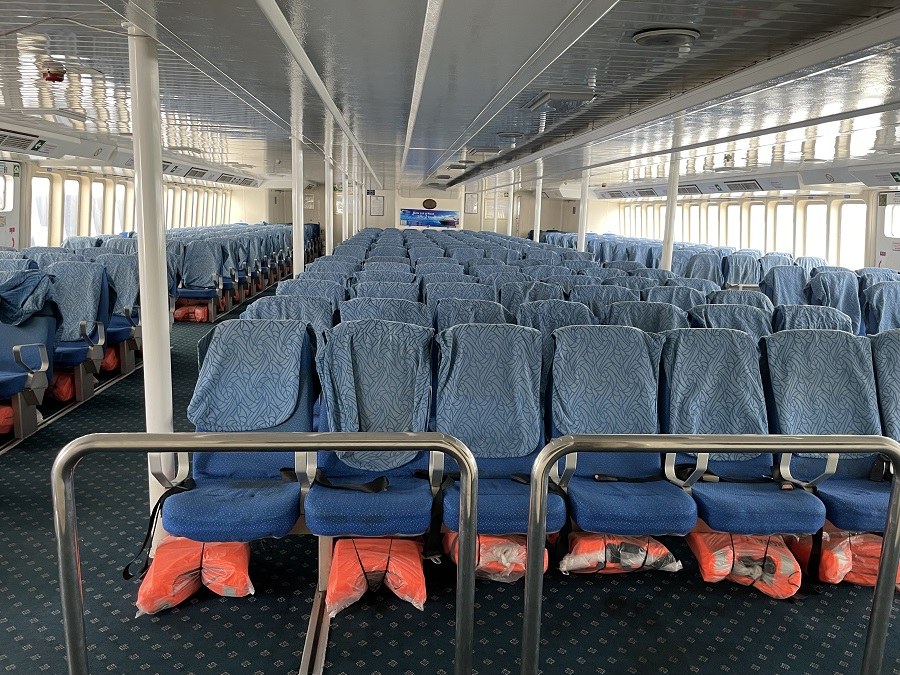 FAST CATAMARAN 354 PASSENGERS- 127 FEET- WATERJET