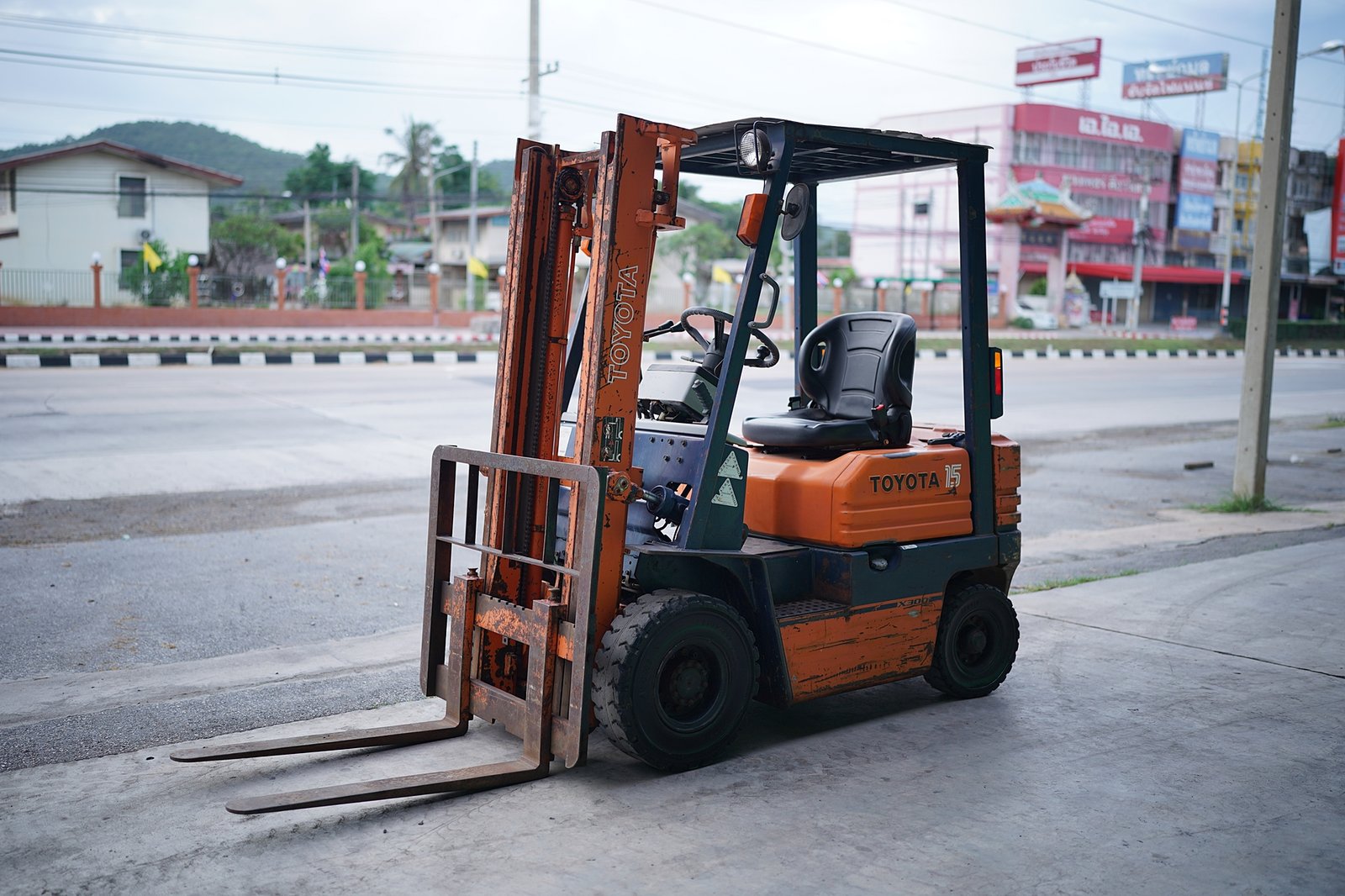 รถยกเก่าญี่ปุ่น toyota 5fd15 ดีเซล เกียร์ธรรมดา เสา 3 เมตร รถยกเก่าญี่ปุ่น toyota 5fd15 ดีเซล เกียร์ธรรมดา เสา 3 เมตร