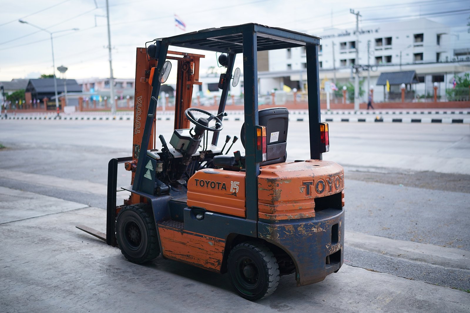 รถยกเก่าญี่ปุ่น toyota 5fd15 ดีเซล เกียร์ธรรมดา เสา 3 เมตร รถยกเก่าญี่ปุ่น toyota 5fd15 ดีเซล เกียร์ธรรมดา เสา 3 เมตร