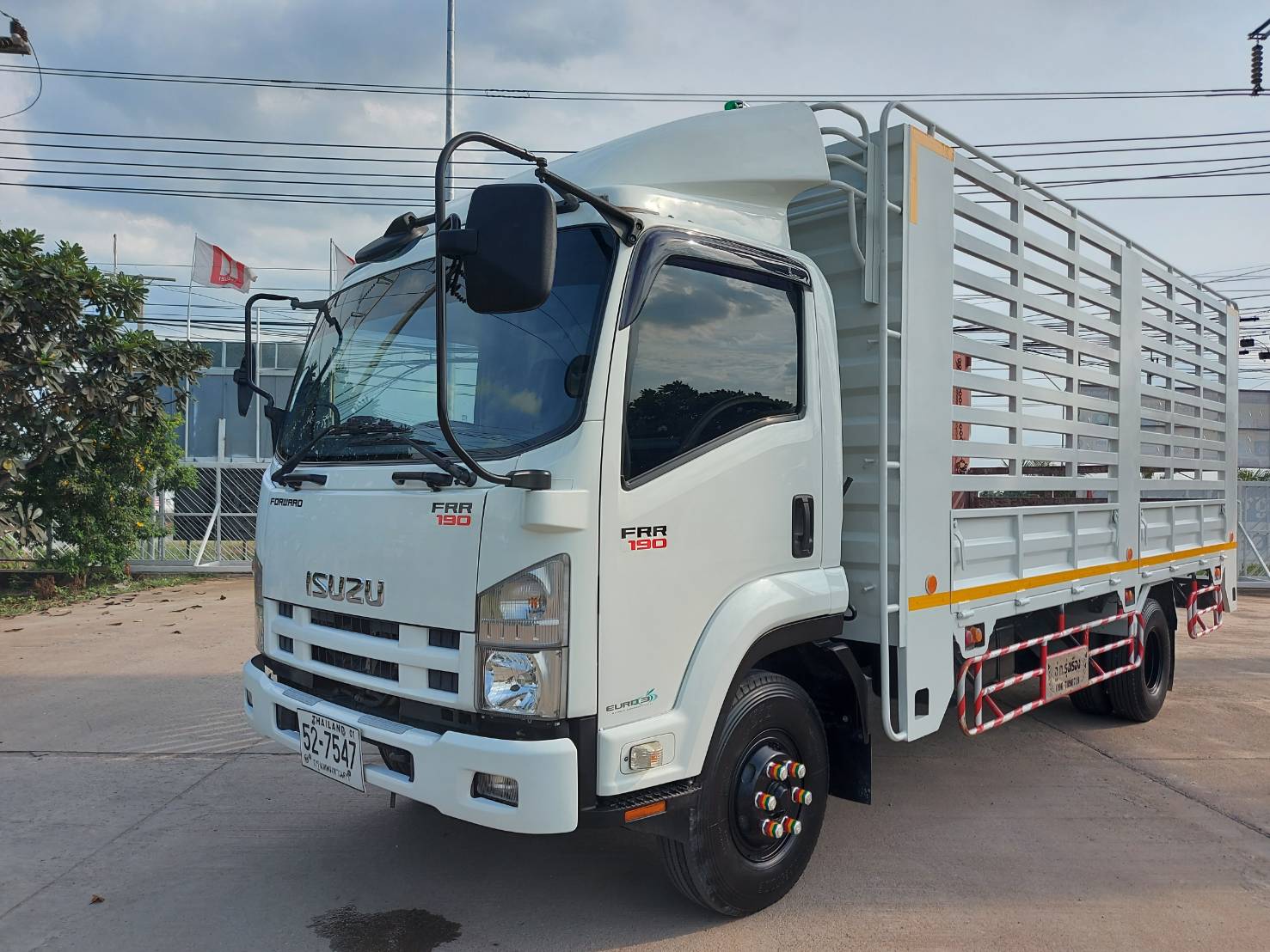 ISUZU FRR 190 ปี 2018 สวยๆพร้อมรับงาน warranty ครบๆ ISUZU FRR 190 ปี 2018 สวยๆพร้อมรับงาน warranty ครบๆ