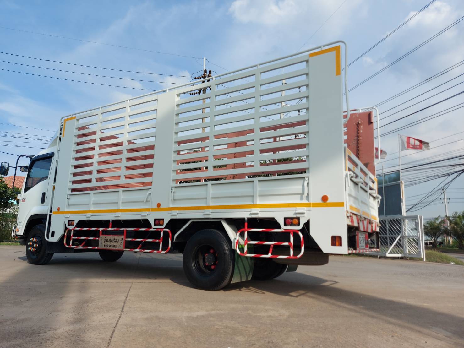 ISUZU FRR 190 ปี 2018 สวยๆพร้อมรับงาน warranty ครบๆ ISUZU FRR 190 ปี 2018 สวยๆพร้อมรับงาน warranty ครบๆ