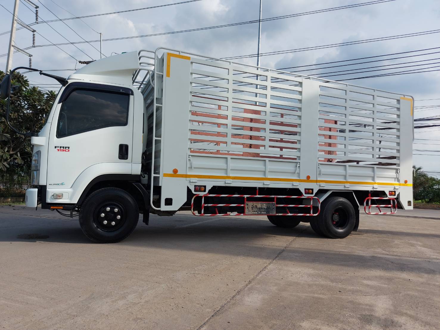 ISUZU FRR 190 ปี 2018 สวยๆพร้อมรับงาน warranty ครบๆ ISUZU FRR 190 ปี 2018 สวยๆพร้อมรับงาน warranty ครบๆ