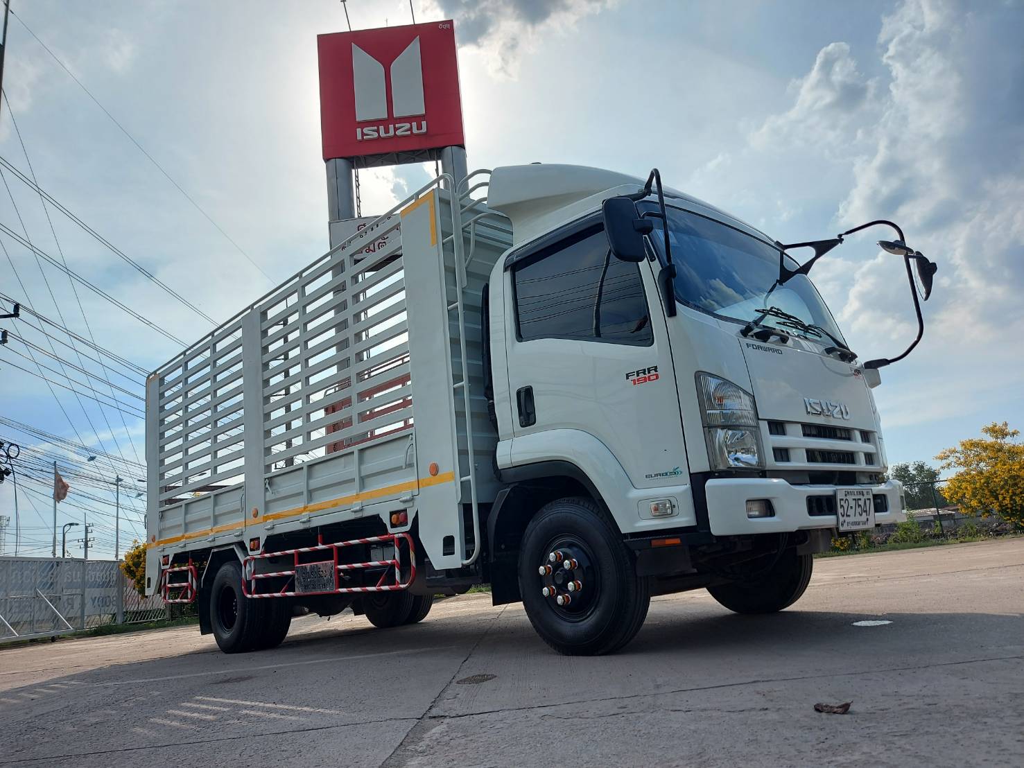 ISUZU FRR 190 ปี 2018 สวยๆพร้อมรับงาน warranty ครบๆ ISUZU FRR 190 ปี 2018 สวยๆพร้อมรับงาน warranty ครบๆ