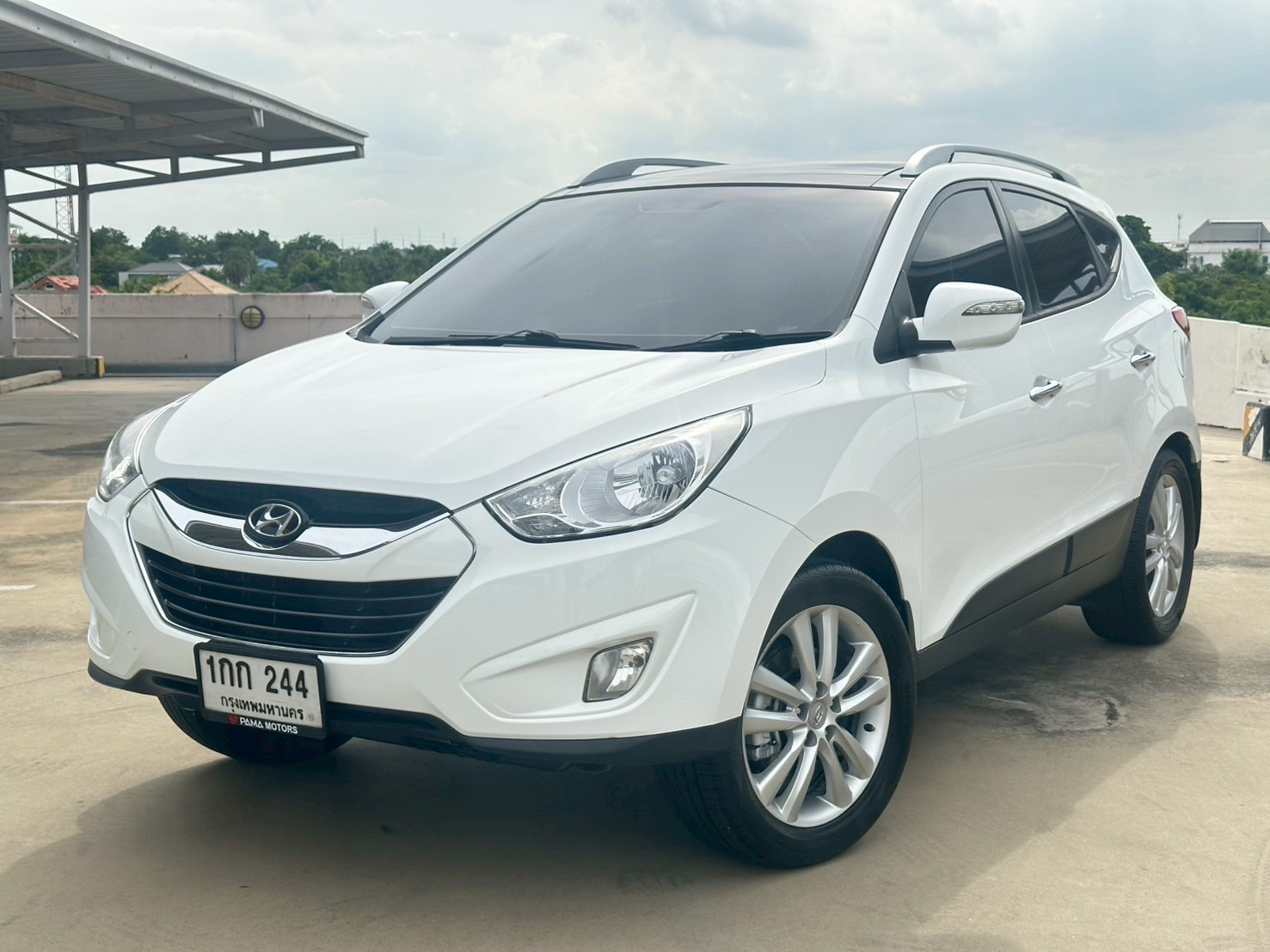 HYUNDAI TUCSON 4WD (IX35)2.0L 6AT Panaromic Glass Roof