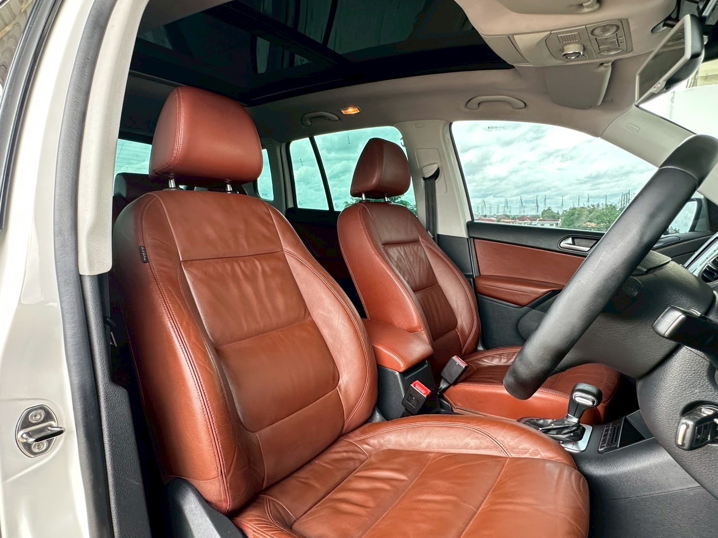 Volkswagen Tiguan TDi 4Motion 2.0L Diesel Turbo Panaromic Glass Roof Volkswagen Tiguan TDi 4Motion 2.0L Diesel Turbo Panaromic Glass Roof