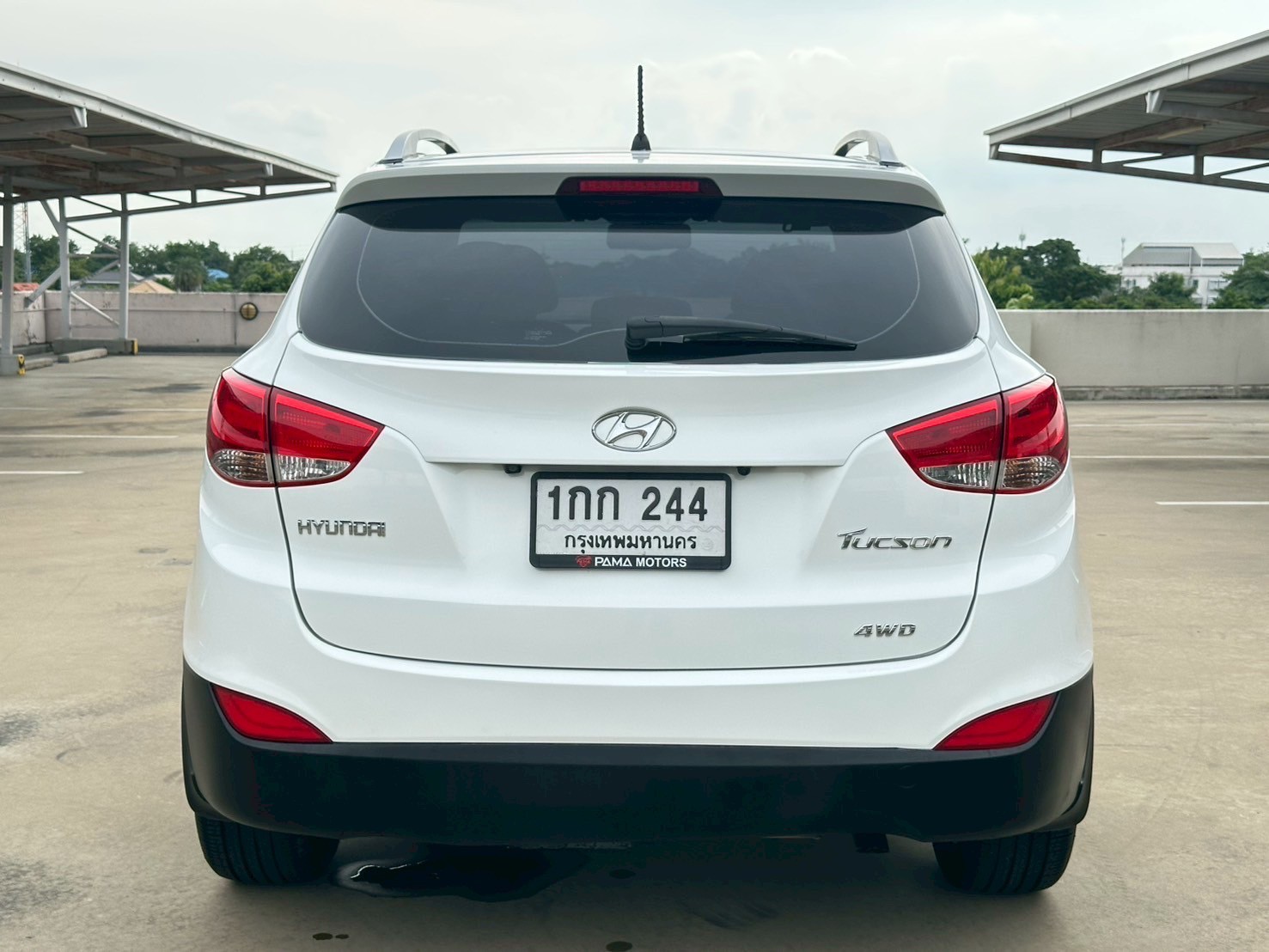 HYUNDAI TUCSON 4WD (IX35)2.0L 6AT Panaromic Glass Roof HYUNDAI TUCSON 4WD (IX35)2.0L 6AT Panaromic Glass Roof