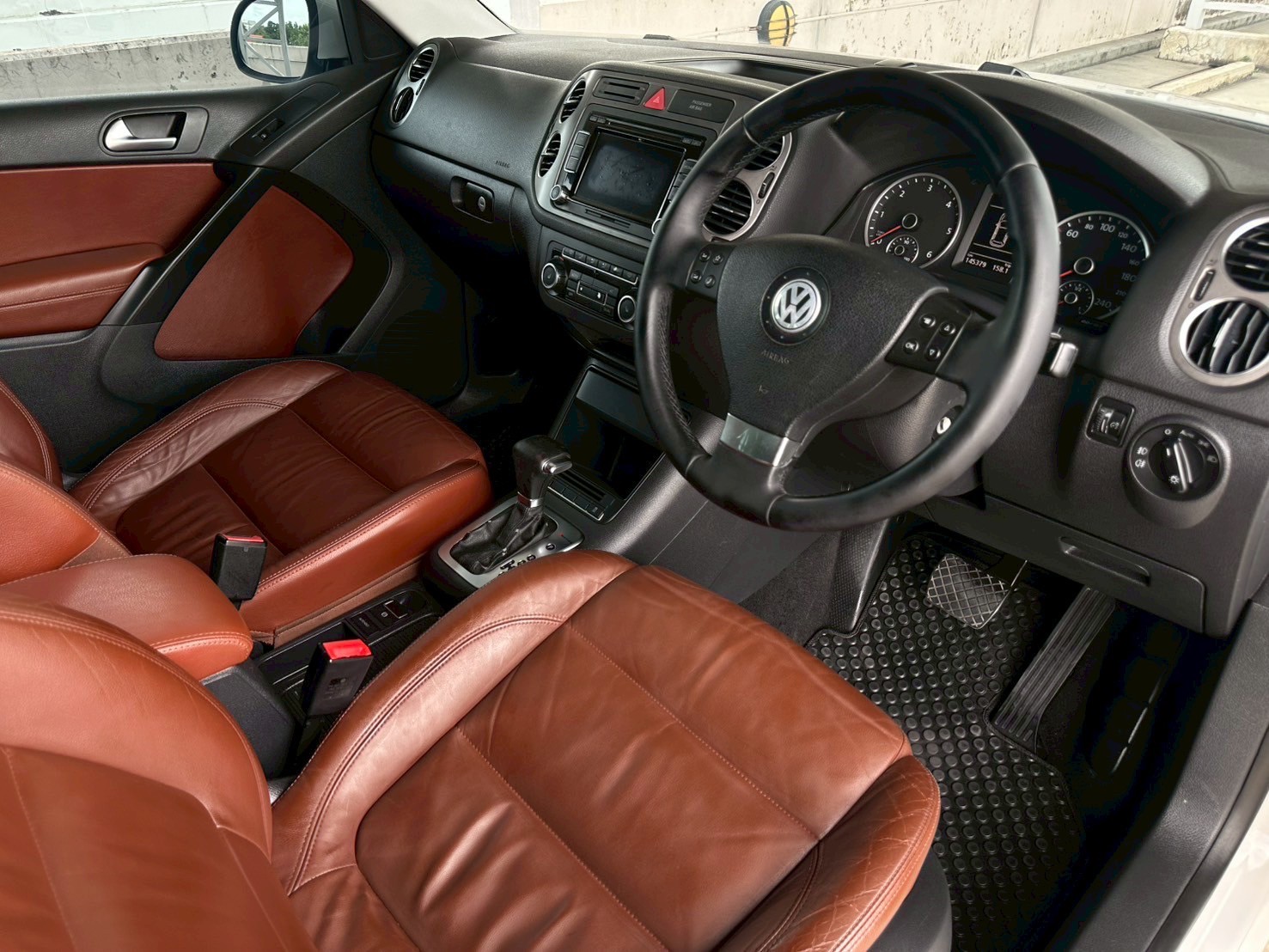 Volkswagen Tiguan TDi 4Motion 2.0L Diesel Turbo Panaromic Glass Roof Volkswagen Tiguan TDi 4Motion 2.0L Diesel Turbo Panaromic Glass Roof