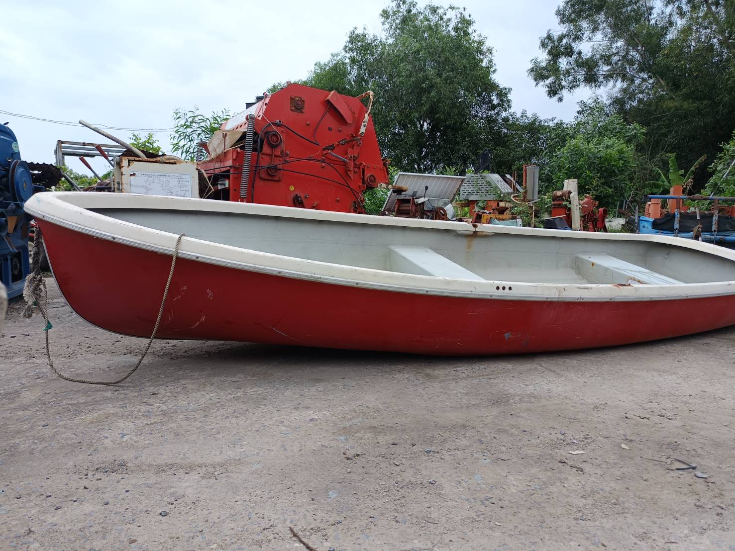 เรือ YAMAHA 12ฟุต 12,000บาท โทร 0947899445