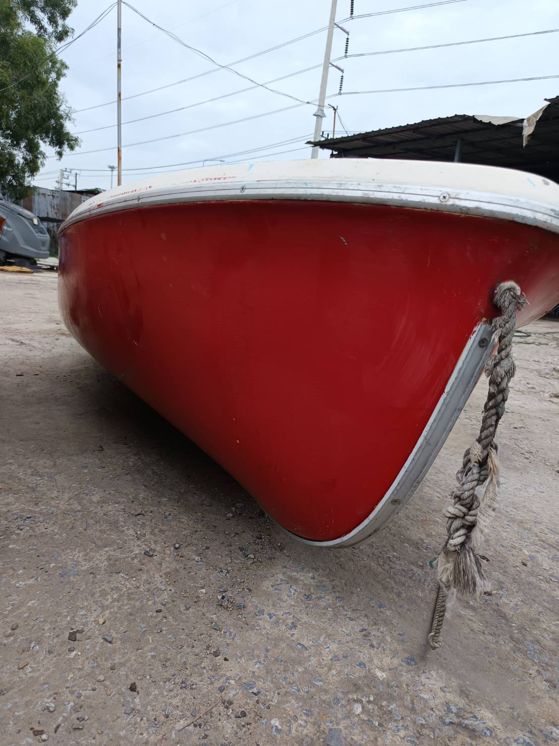 เรือ YAMAHA 12ฟุต 12,000บาท โทร 0947899445