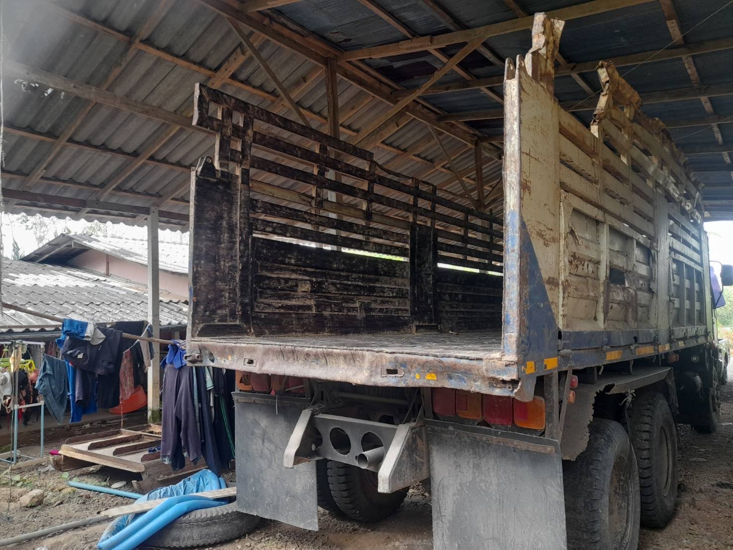 รถบรรทุก HINO 10 ล้อดั๊มพ์ 195 แรงม้า ปี 2543 รถบรรทุก HINO 10 ล้อดั๊มพ์ 195 แรงม้า ปี 2543