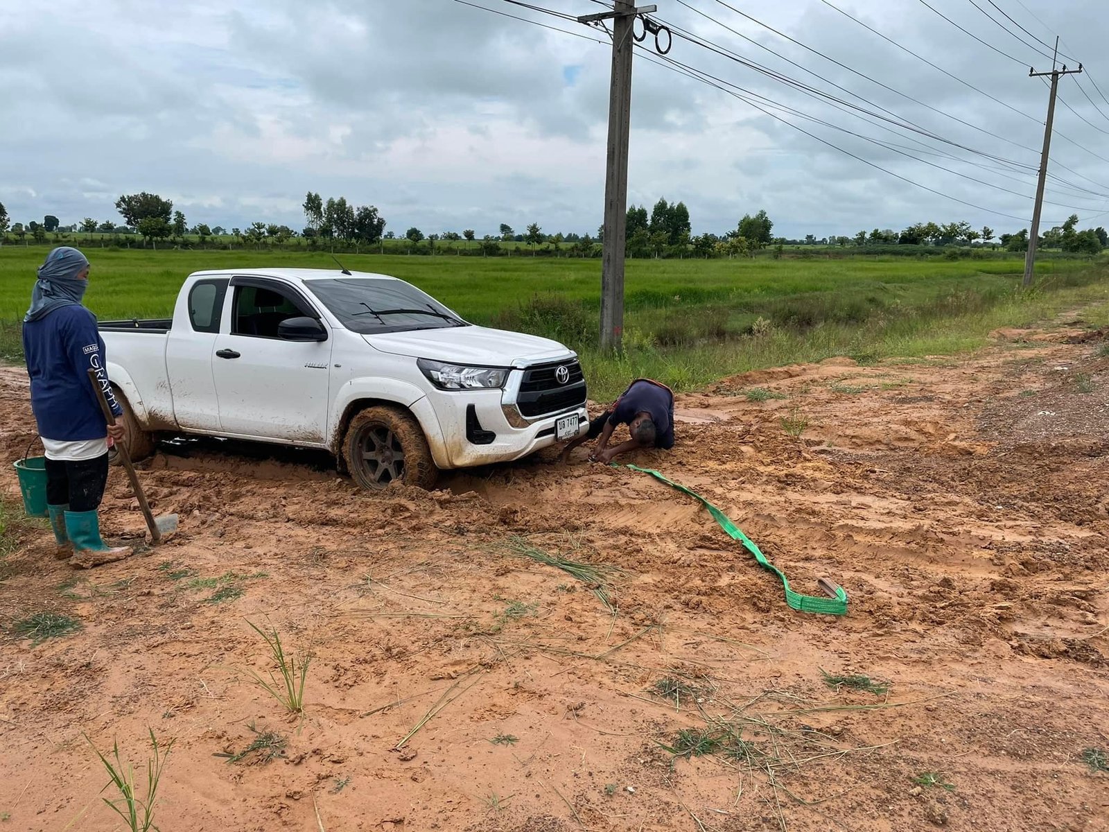 หูลาก Toyota Hilux Champ 2024 (รับประกัน 5 ปี)
