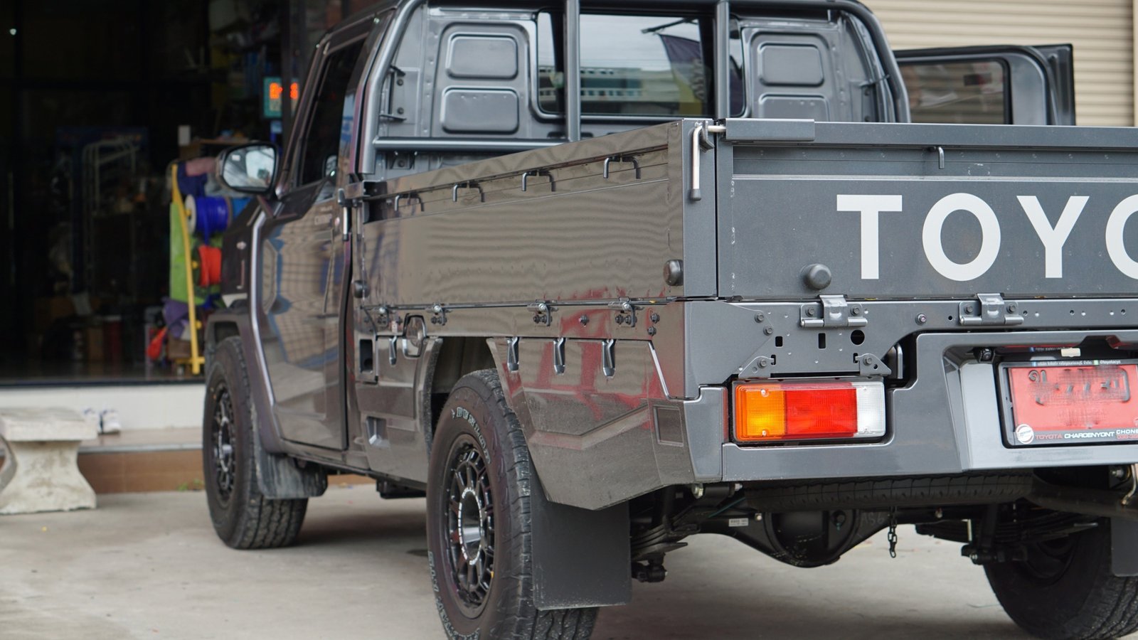 หูลาก Toyota Hilux Champ 2024 (รับประกัน 5 ปี)