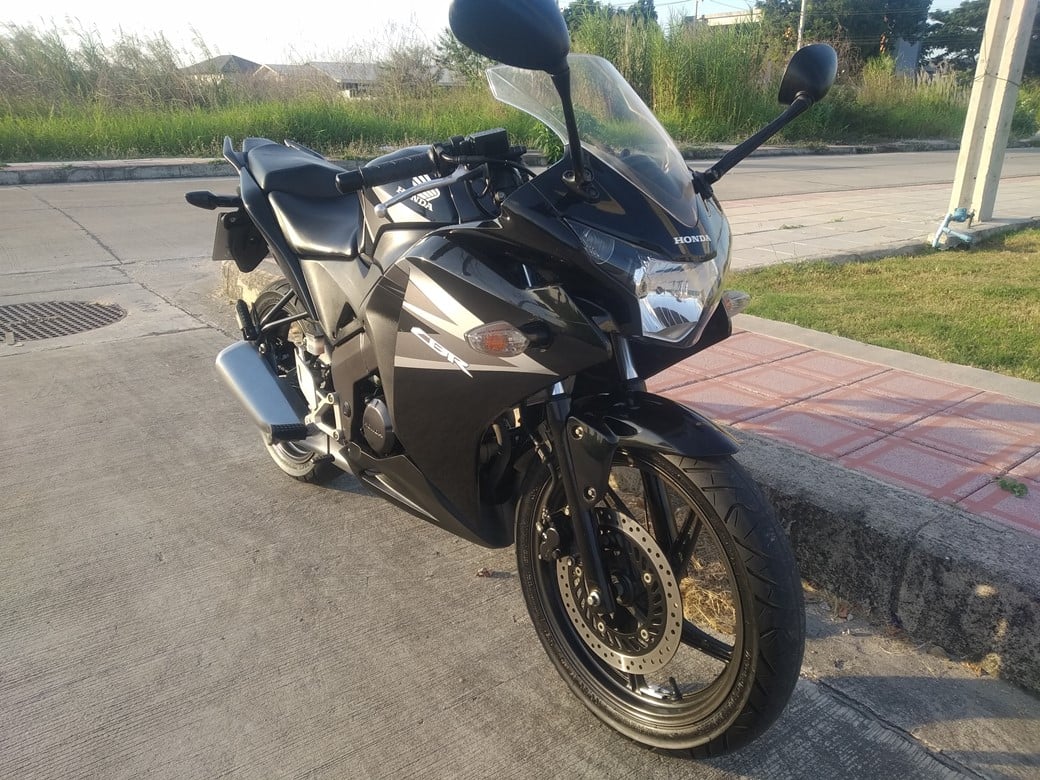 ลดราคา CBR 150R สีดำครับ ลดราคา CBR 150R สีดำครับ
