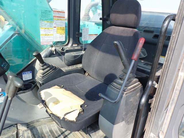 รถแบคโฮมือสองญี่ปุ่น KOBELCO SK135SR-2 YY06