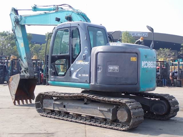 รถแบคโฮมือสองญี่ปุ่น KOBELCO SK135SR-2 YY06