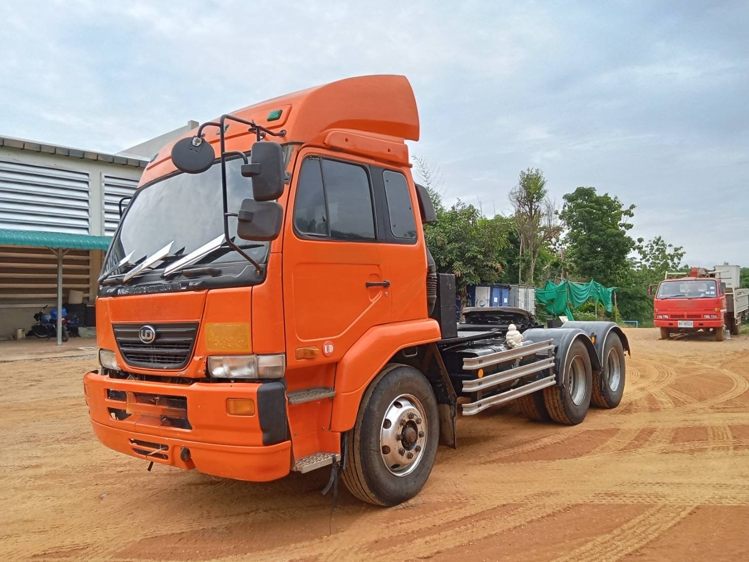 หัวลาก UD 320 ปี 50 มาพร้อมกับระบบดั้ม ปี 50
