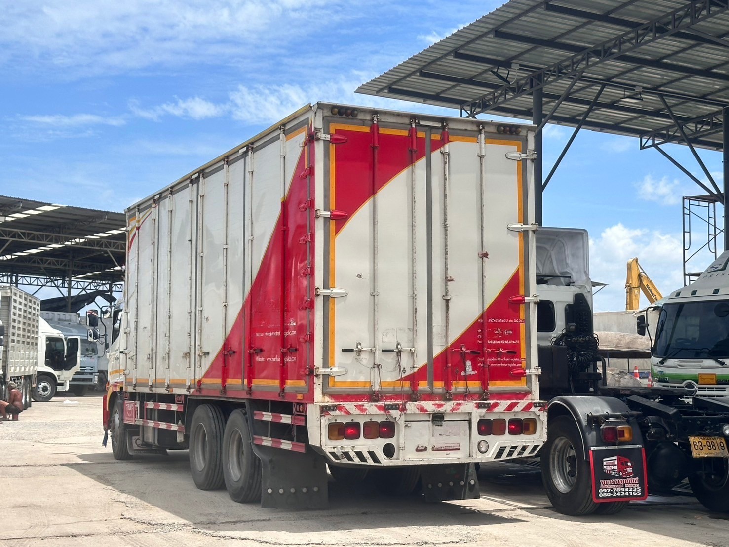 Hino Victor 10 ล้อ ตู้ 10 บาน ปี 62 Hino Victor 10 ล้อ ตู้ 10 บาน ปี 62