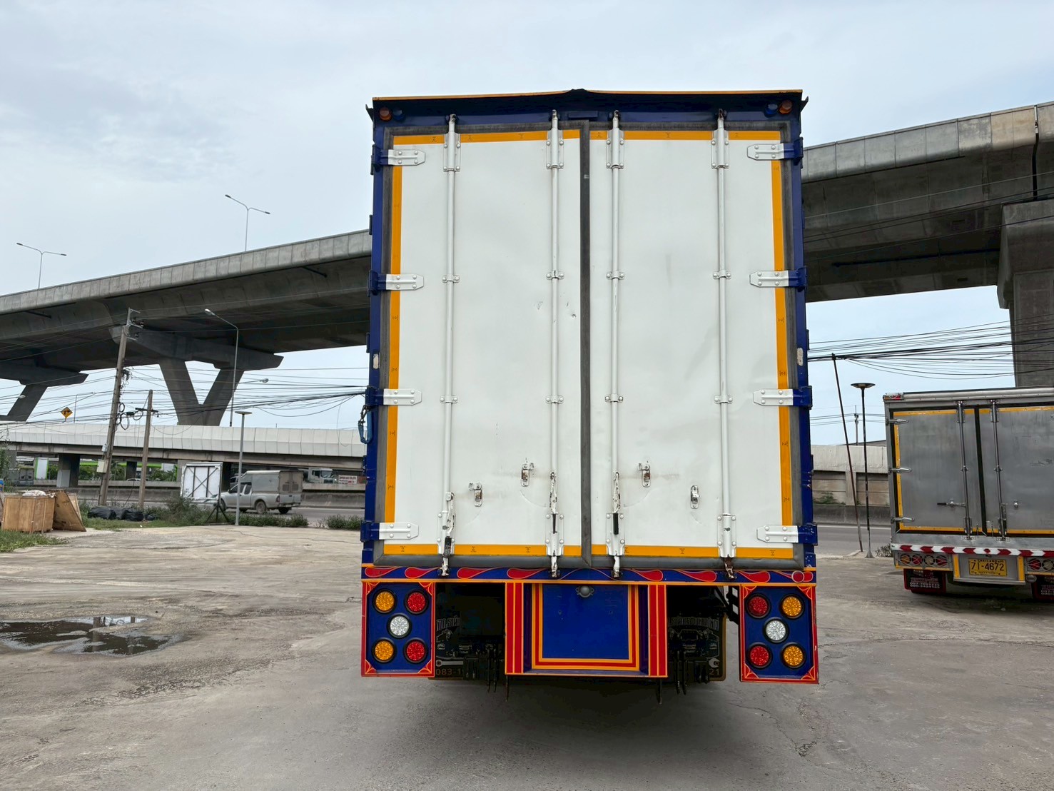 ISUZU FTR 240 ปี 65 ตู้ 10 บาน รถสวยพร้อมใช้งาน