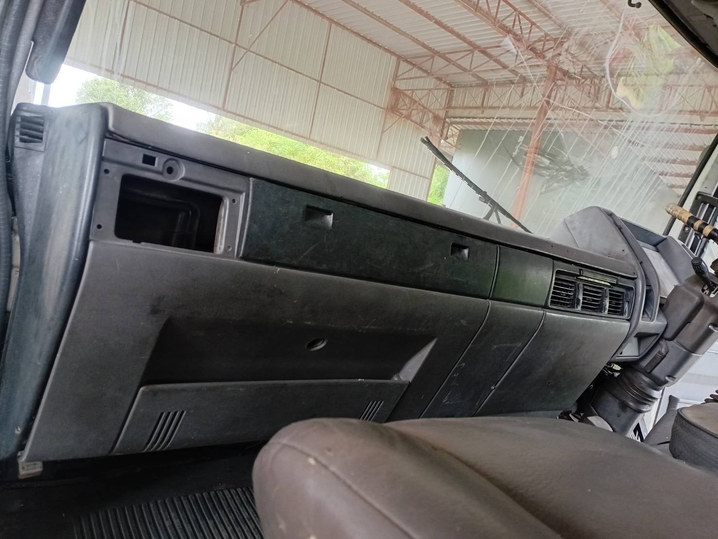ราคา299000บาทขายรถบรรทุก 6 ล้อตู้แห้ง 10 บาท hino FF3H เครื่อง ho7d 195 แรงม้าแน่นมากๆรถปี 39 กระบะย