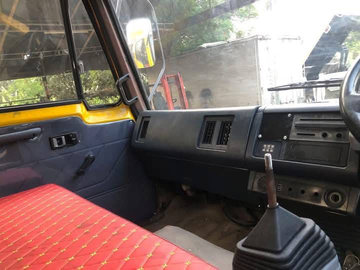 ขายรถบรรทุก 6 ล้อดั้ม isuzuFSR. เครื่อง 6BD1 165แรง คัสซีสวยเครื่องดี  กระบะยาว 3.60  กว้าง 2.30  ยาง 9.00เบสธรรมดาเอกสารทะเบียนพร้อม