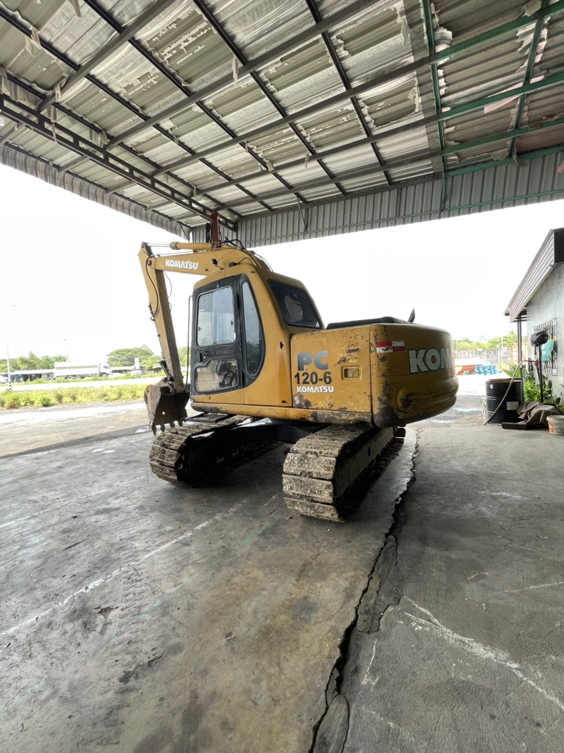 รถขุด KOMATSU PC120-6 รถพร้อมใช้งาน มีแอร์เย็นฉ่ำ มีเอกสารใบแจ้งจำหน่าย รถขุด KOMATSU PC120-6 รถพร้อมใช้งาน มีแอร์เย็นฉ่ำ มีเอกสารใบแจ้งจำหน่าย
