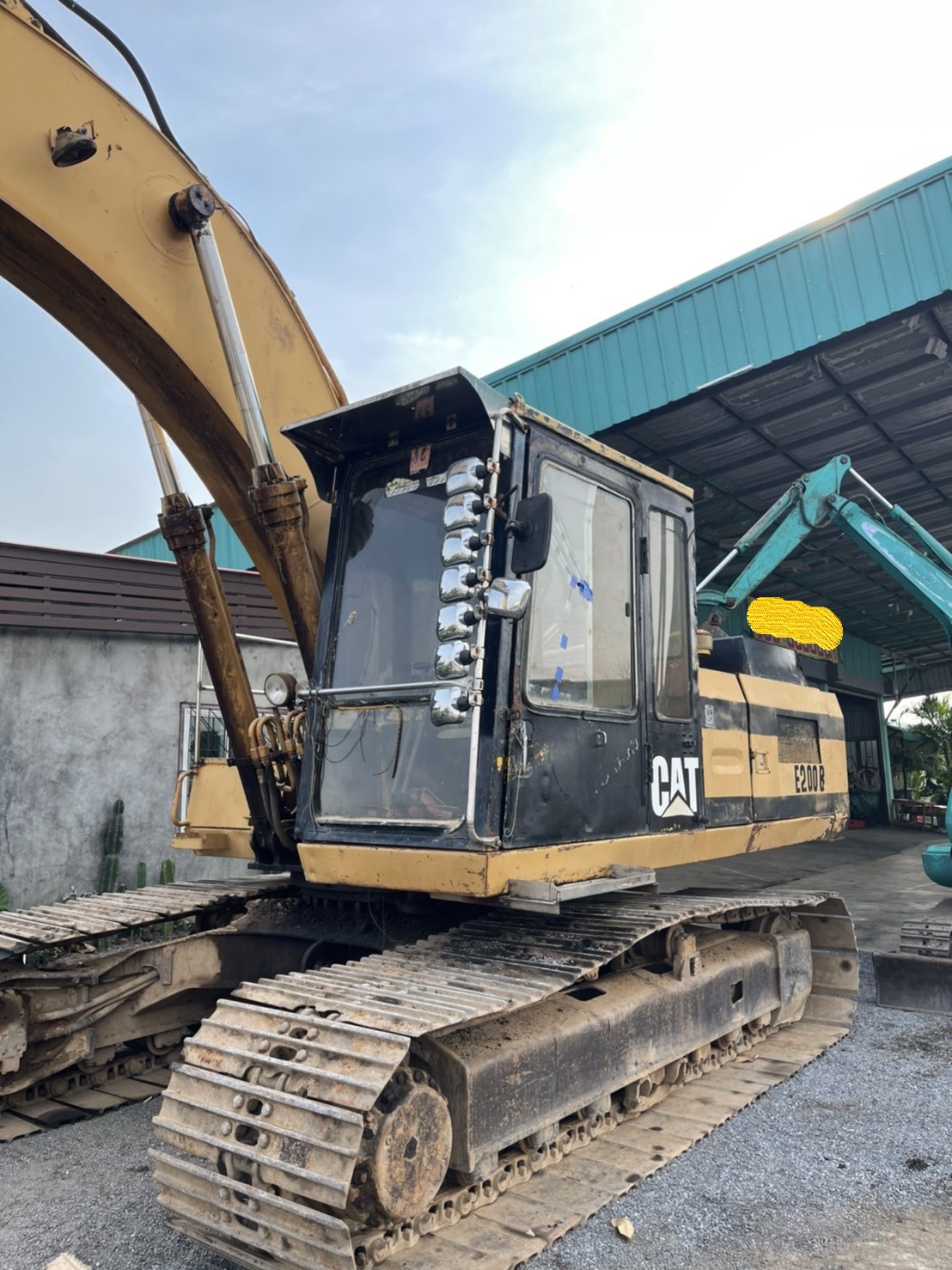 รถแบคโฮ CAT E200 B รถสภาพพร้อมใช้งาน ราคาต่อรองกันได้