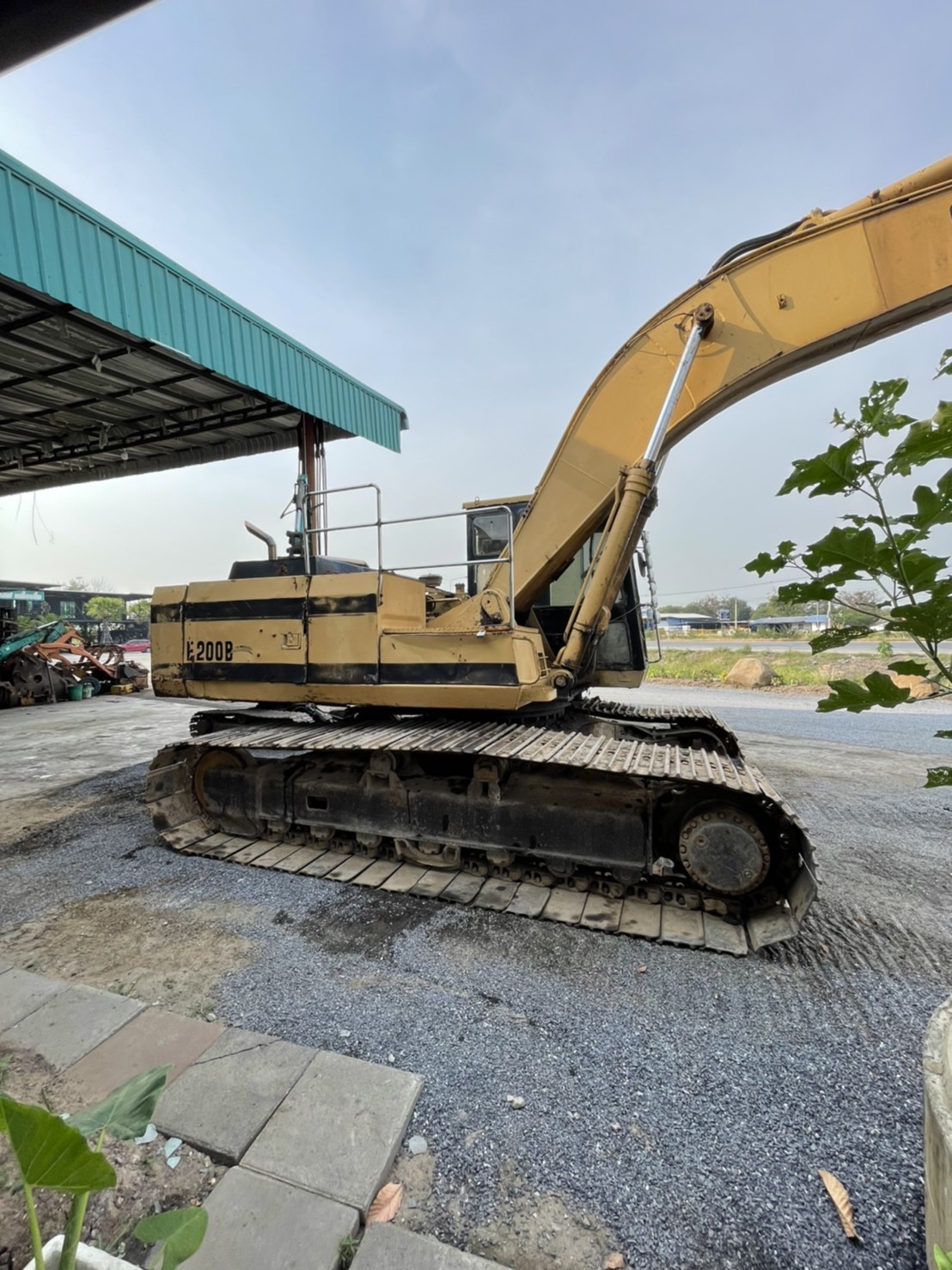 รถแบคโฮ CAT E200 B รถสภาพพร้อมใช้งาน ราคาต่อรองกันได้